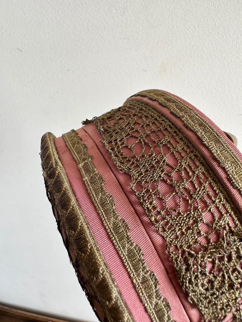 Bonbonnière en tissu XIX ème