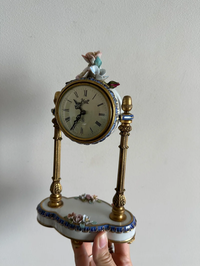 Pendule en porcelaine et laiton Capodimonte