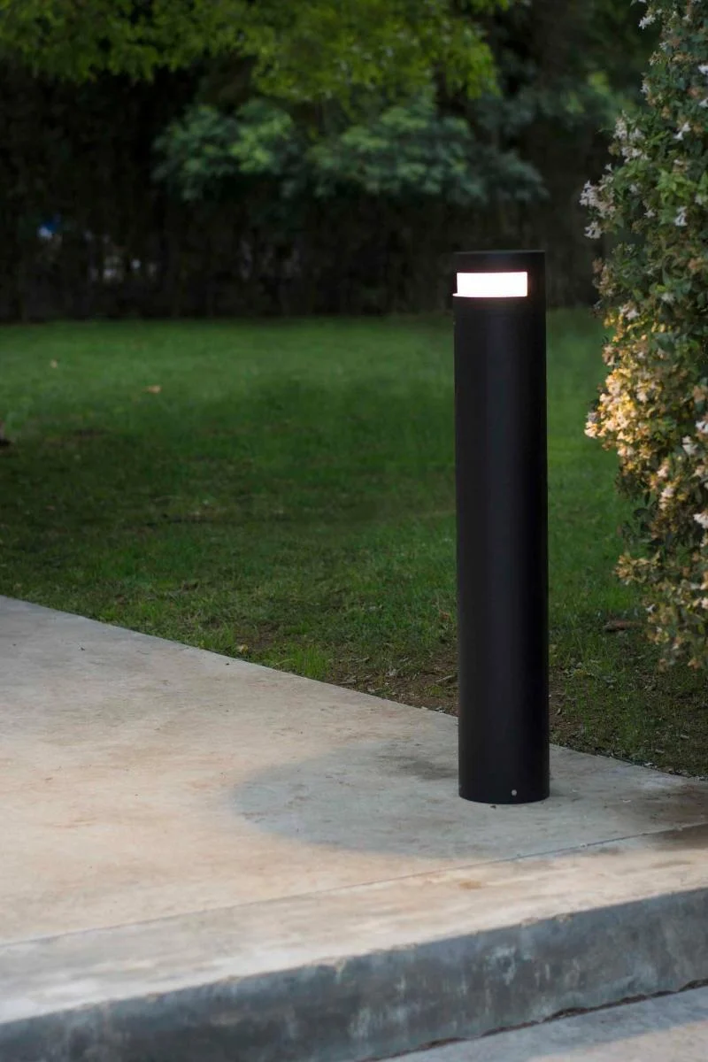 Borne extérieure LED BAST : la borne d’éclairage extérieur LED IP65 design et sécurisante