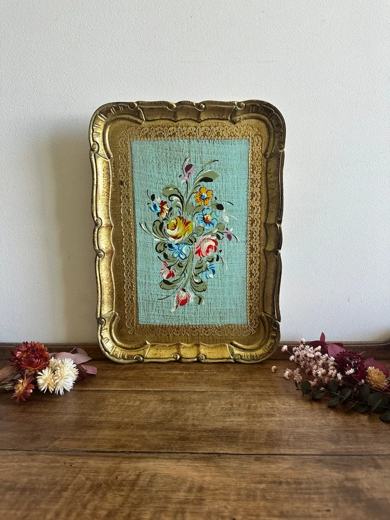 Plateau florentin en bois décoré de petites fleurs sur fond bleu