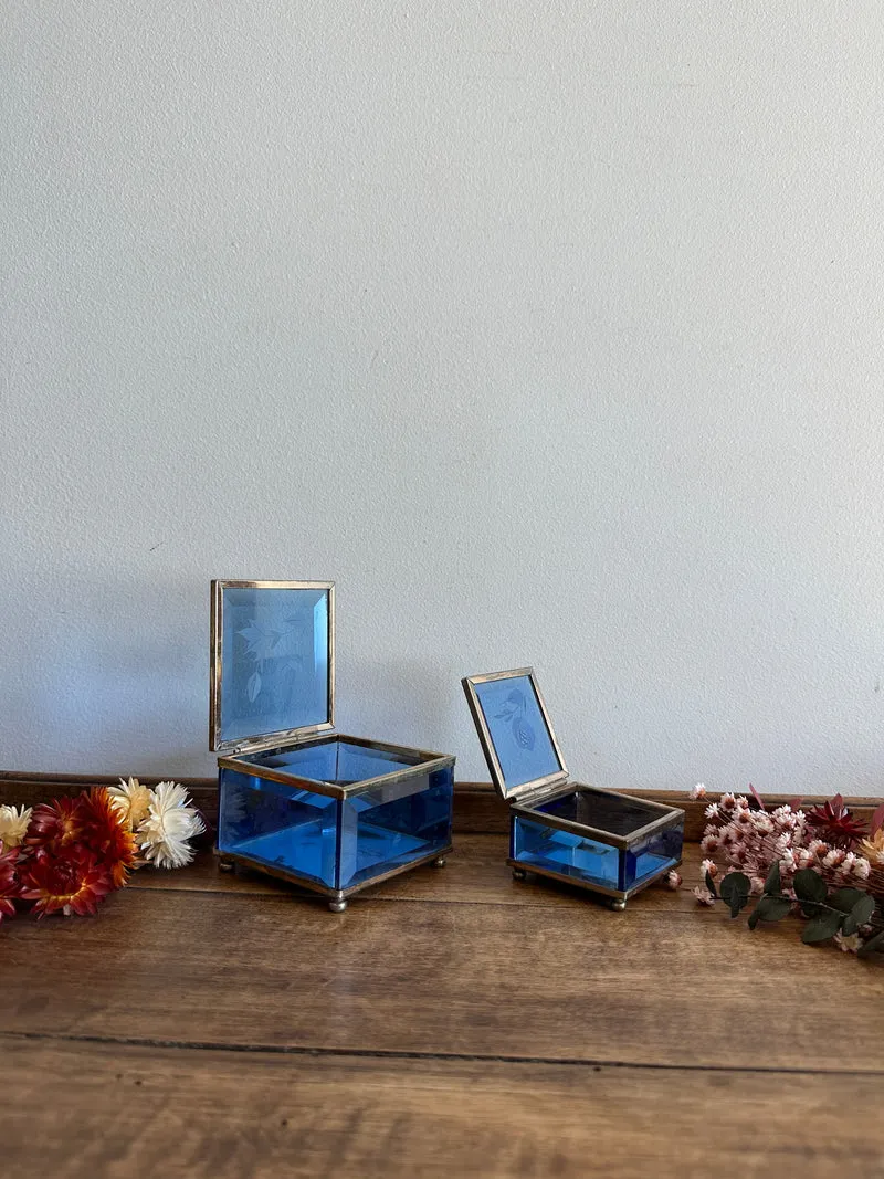 Boîtes à bijoux en cristal bleu gravé