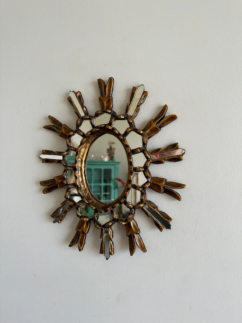 Miroir en bois doré en étoile