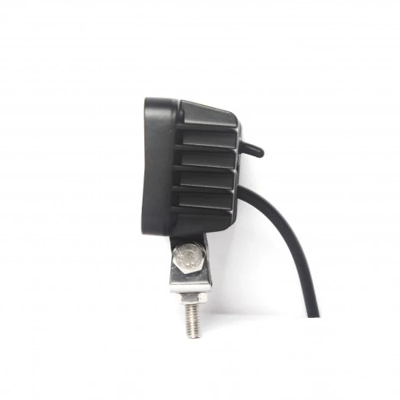 Lampe de travail LED compacte avec interrupteur / Faisceau large de 2000 lumens