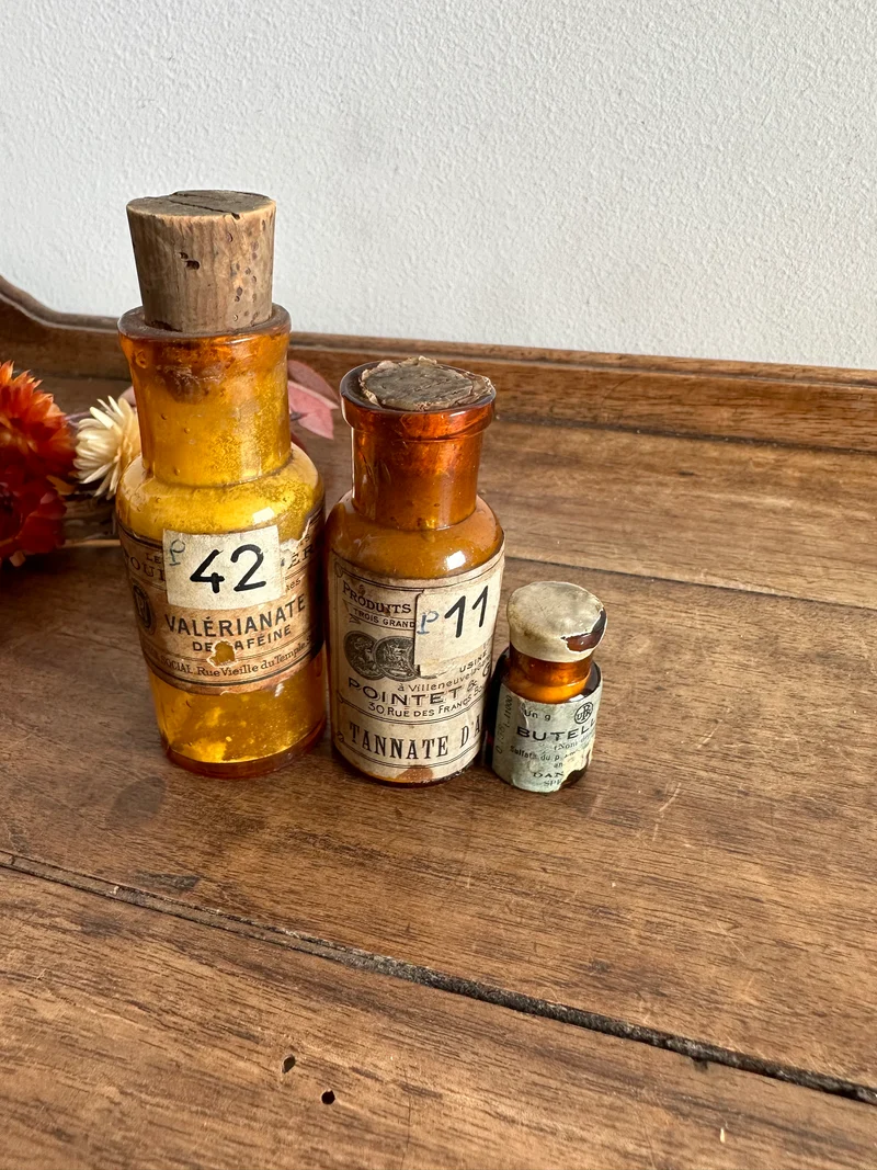 Flacons de pharmacie anciens petit format