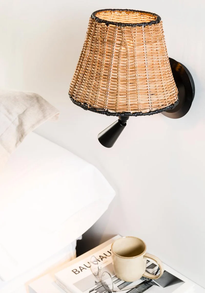 Applique de chevet avec liseuse SUMBA noir/rotin