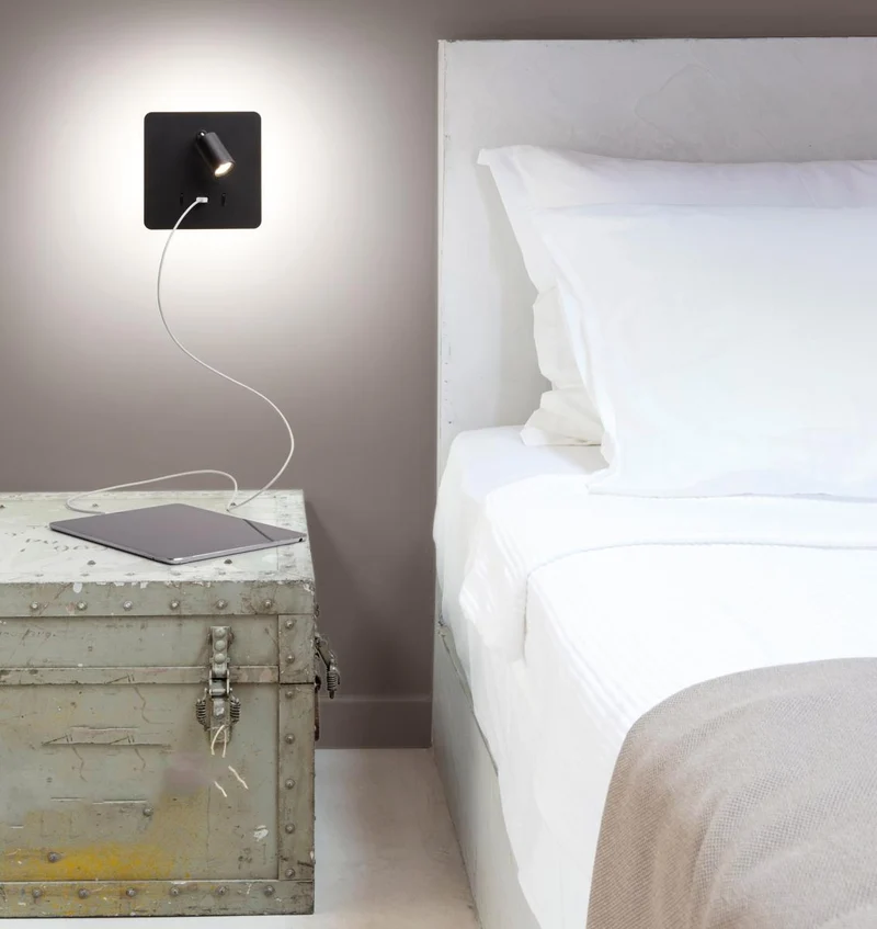 Applique liseuse ROMEA USB noire