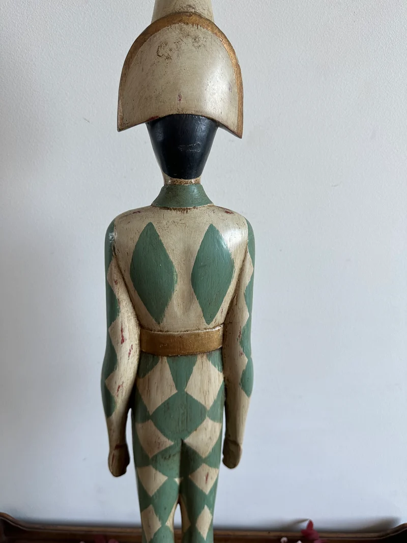 Arlequin de la comedia del' Arte en bois