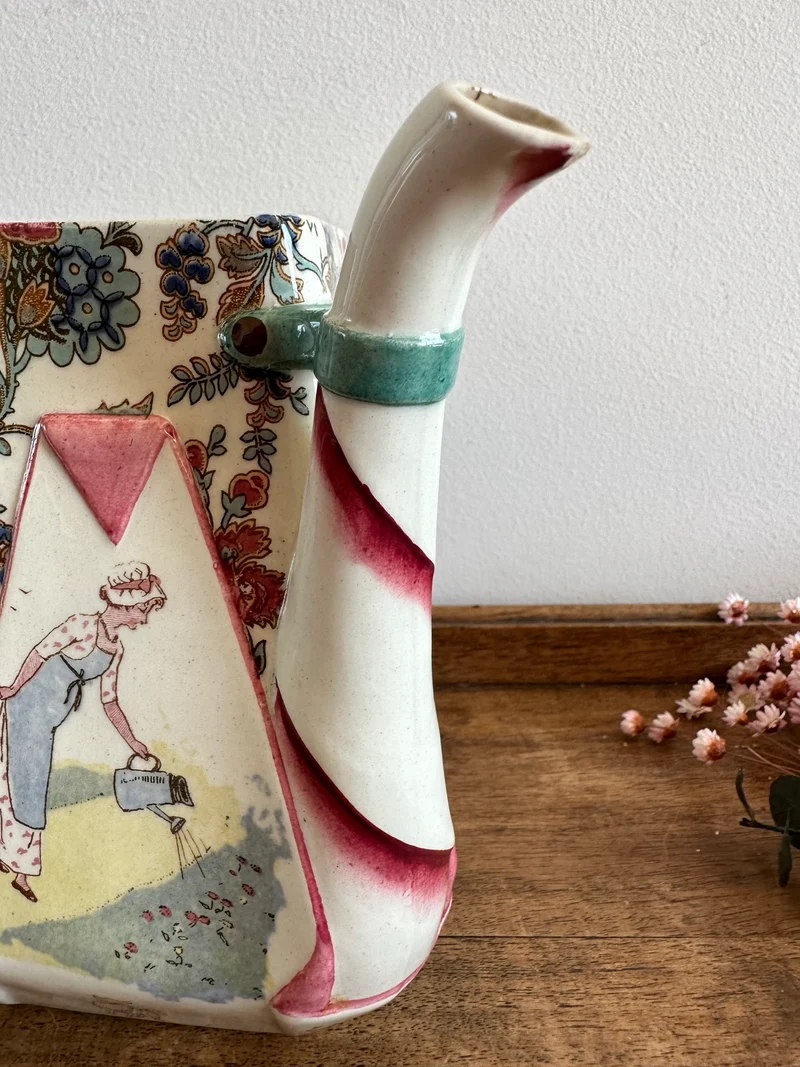 Théière en porcelaine début XX ème