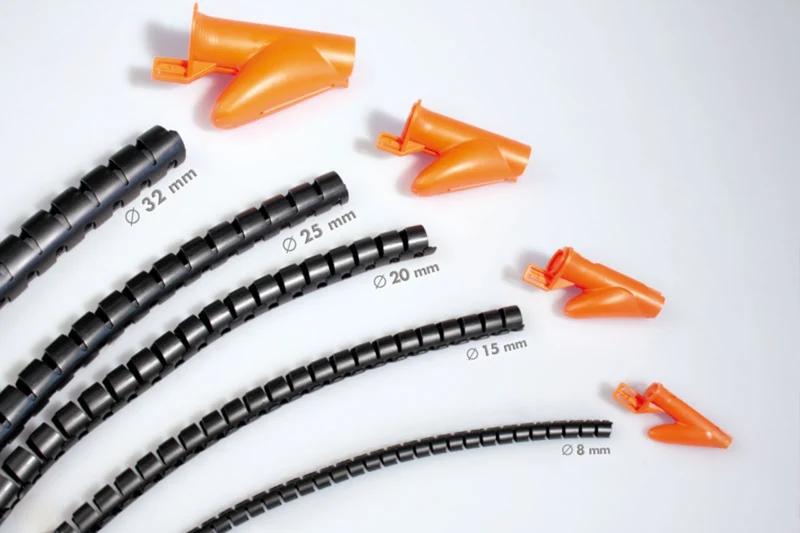 Outil d'alimentation de câble de conduit fendu