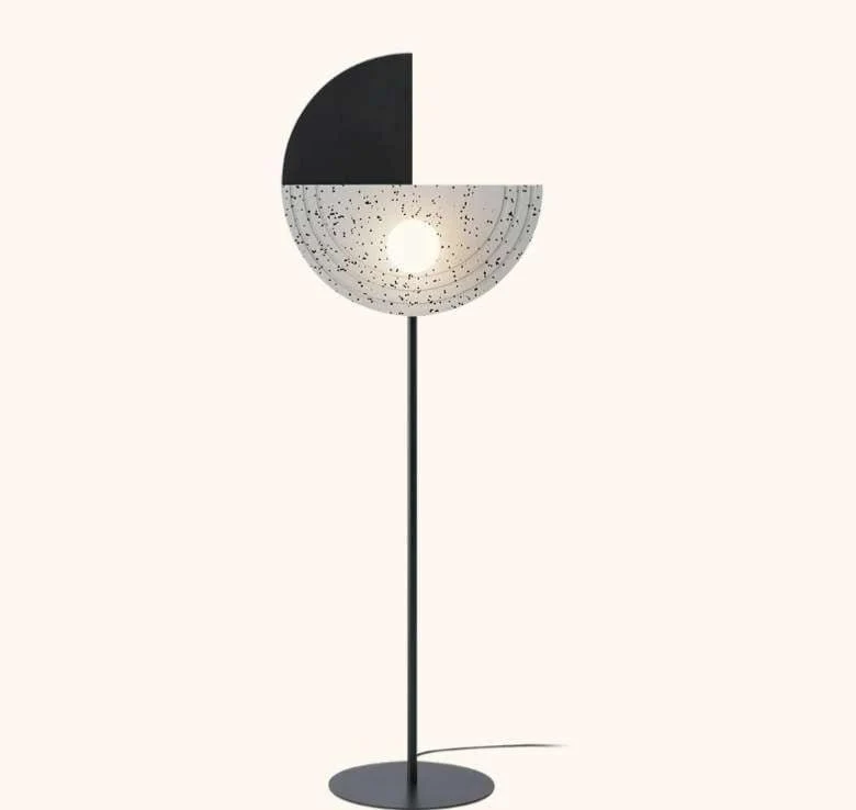 Lampadaire REGINA terrazzo blanc sur noir