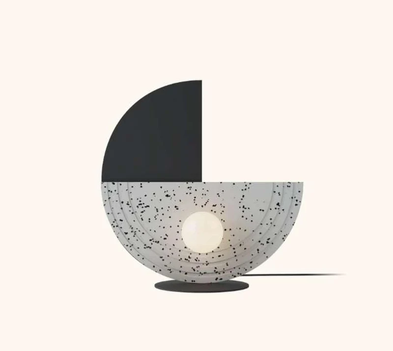 Lampe à poser REGINA terrazzo blanc sur noir