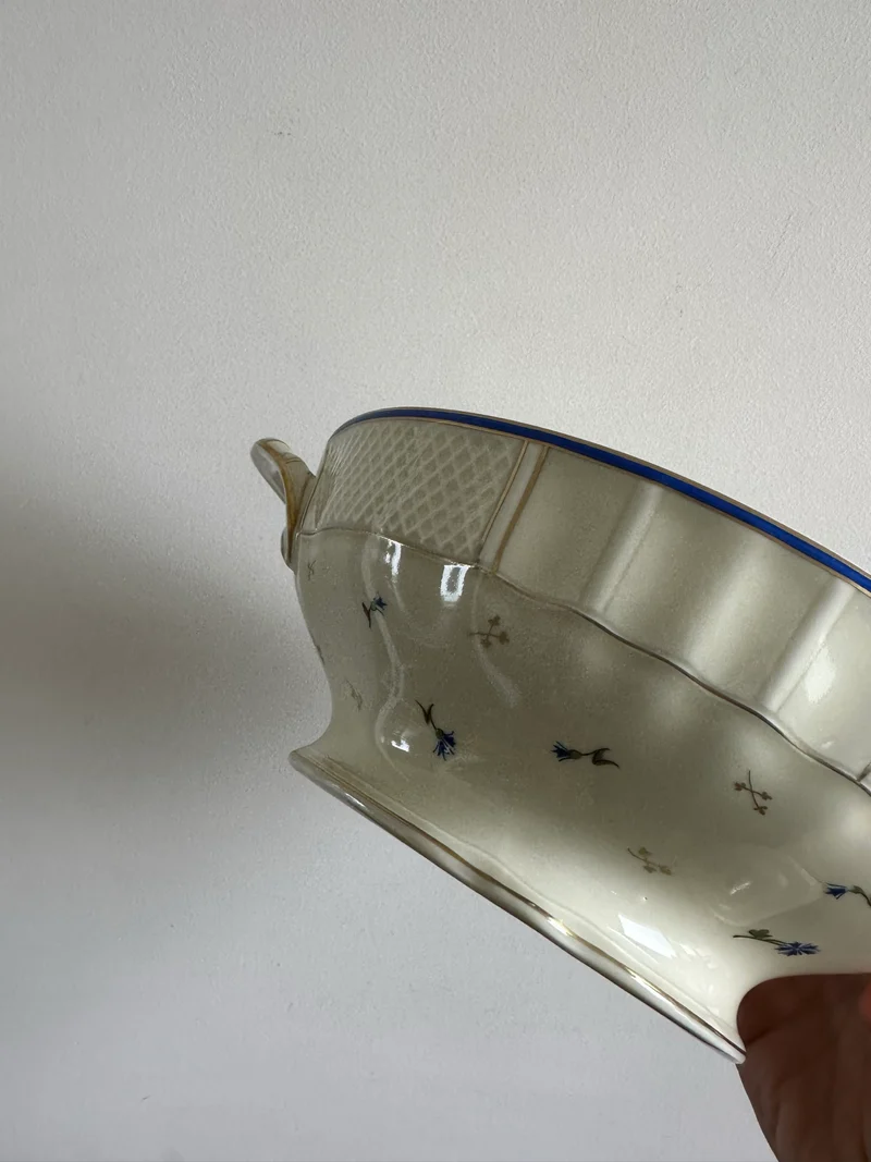 Soupière en porcelaine de Limoges années 1950
