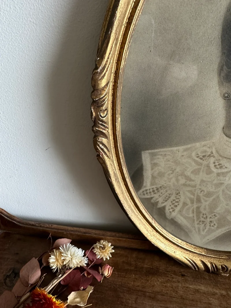 Portrait de jeune femme cadre en bois doré Fin 19ème