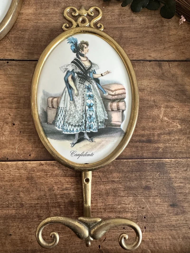 Patères en laiton et porcelaine fabrication italienne.