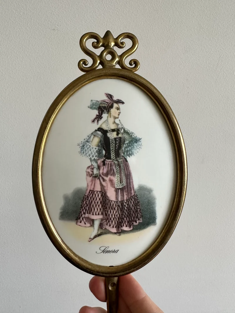 Patères en laiton et porcelaine fabrication italienne.