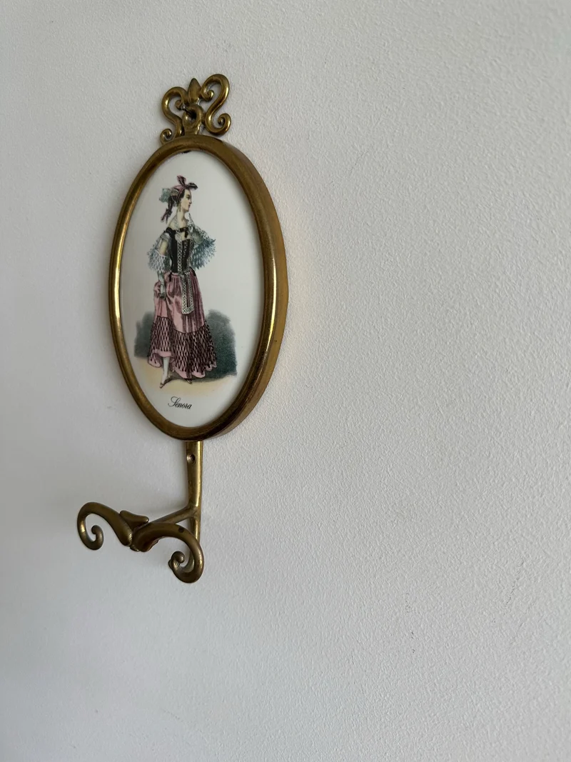 Patères en laiton et porcelaine fabrication italienne.