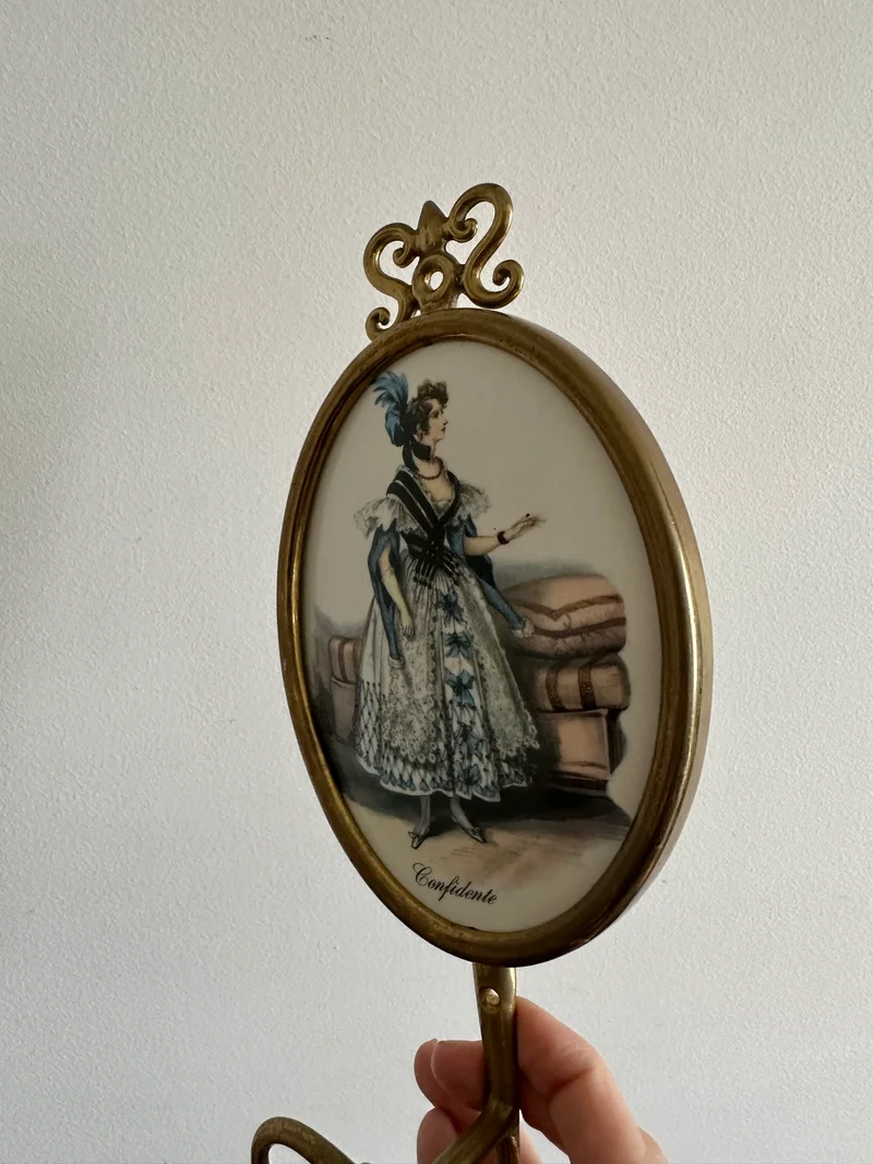 Patères en laiton et porcelaine fabrication italienne.