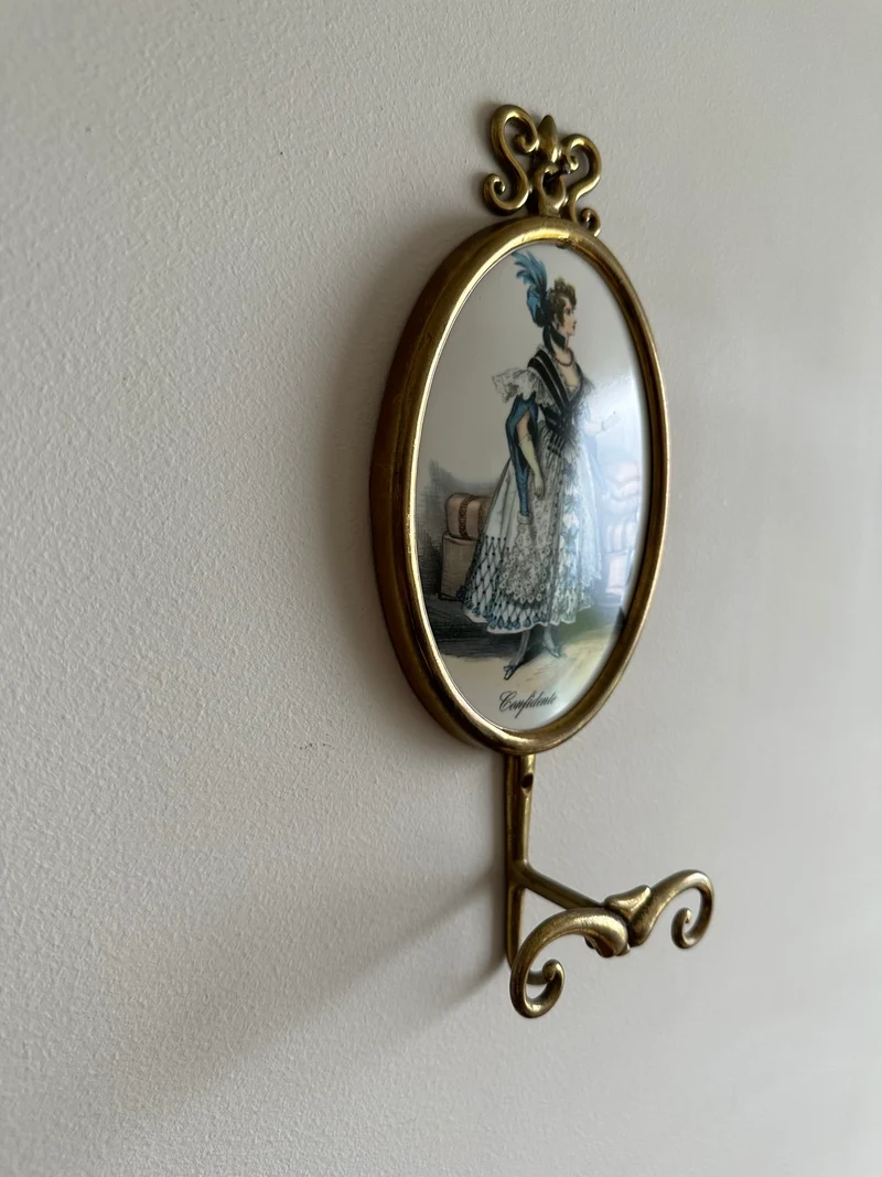 Patères en laiton et porcelaine fabrication italienne.