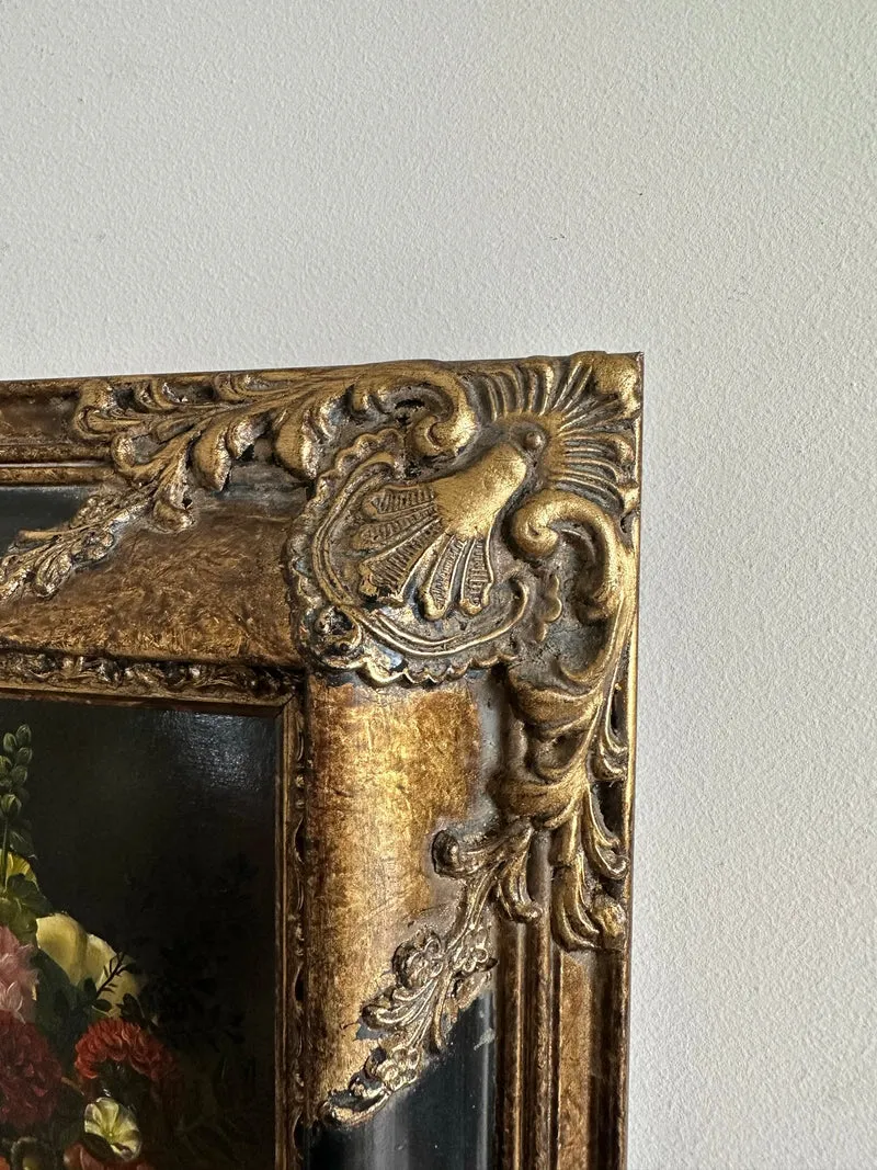 Peinture florale sur planche signée encadrement baroque