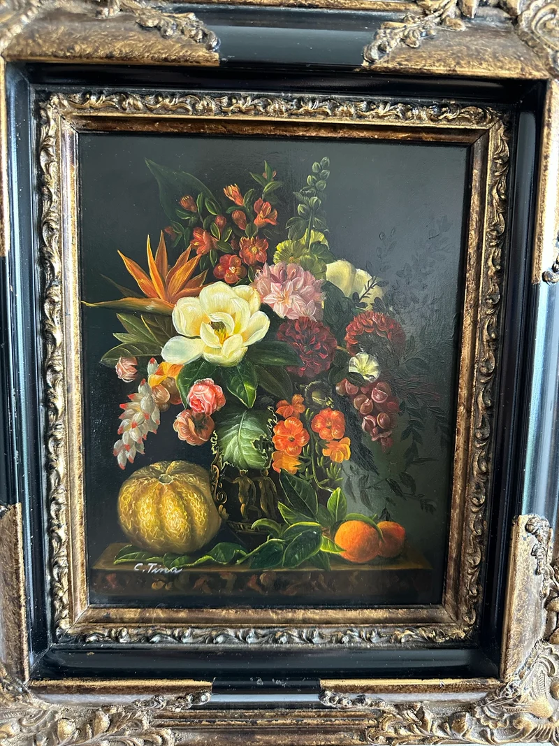 Peinture florale sur planche signée encadrement baroque