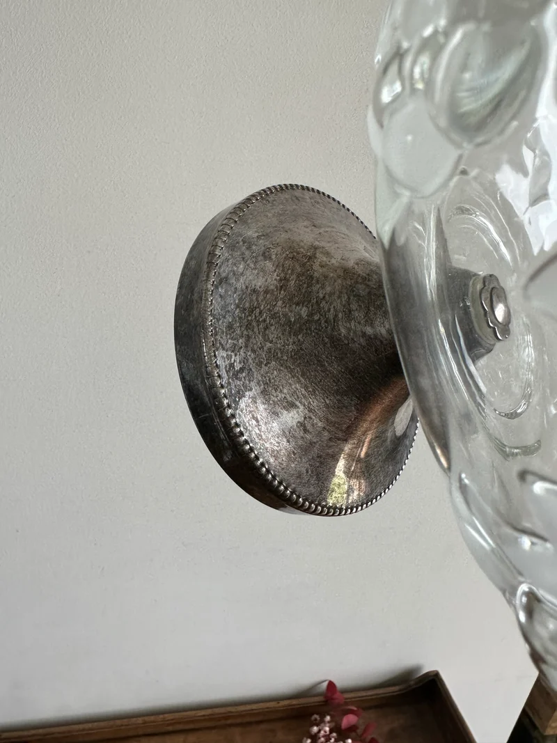 Coupe à fruits en verre givré sur pied en métal argenté