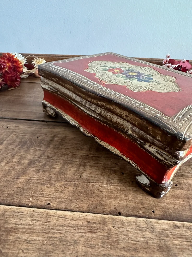 Coffret en bois rouge et crème florentin