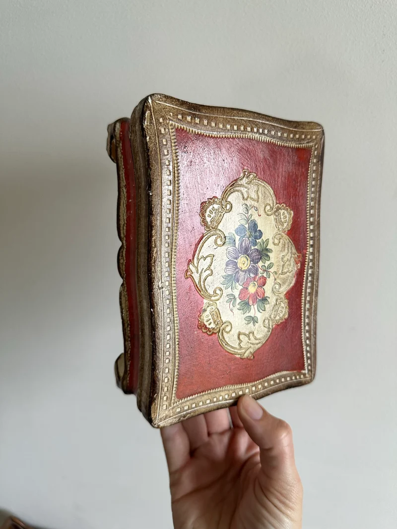 Coffret en bois rouge et crème florentin