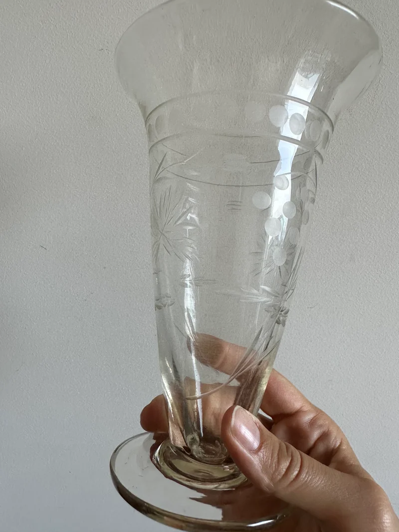 Vase en cristal gravé années 1930