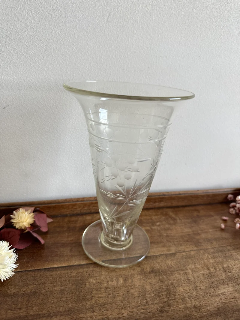 Vase en cristal gravé années 1930