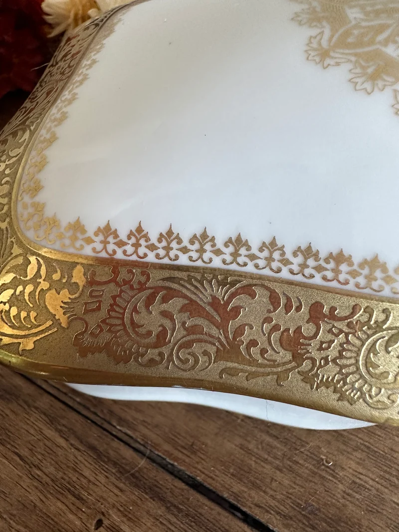 Assortiment de bonbonnières en porcelaine de Limoges années 1920