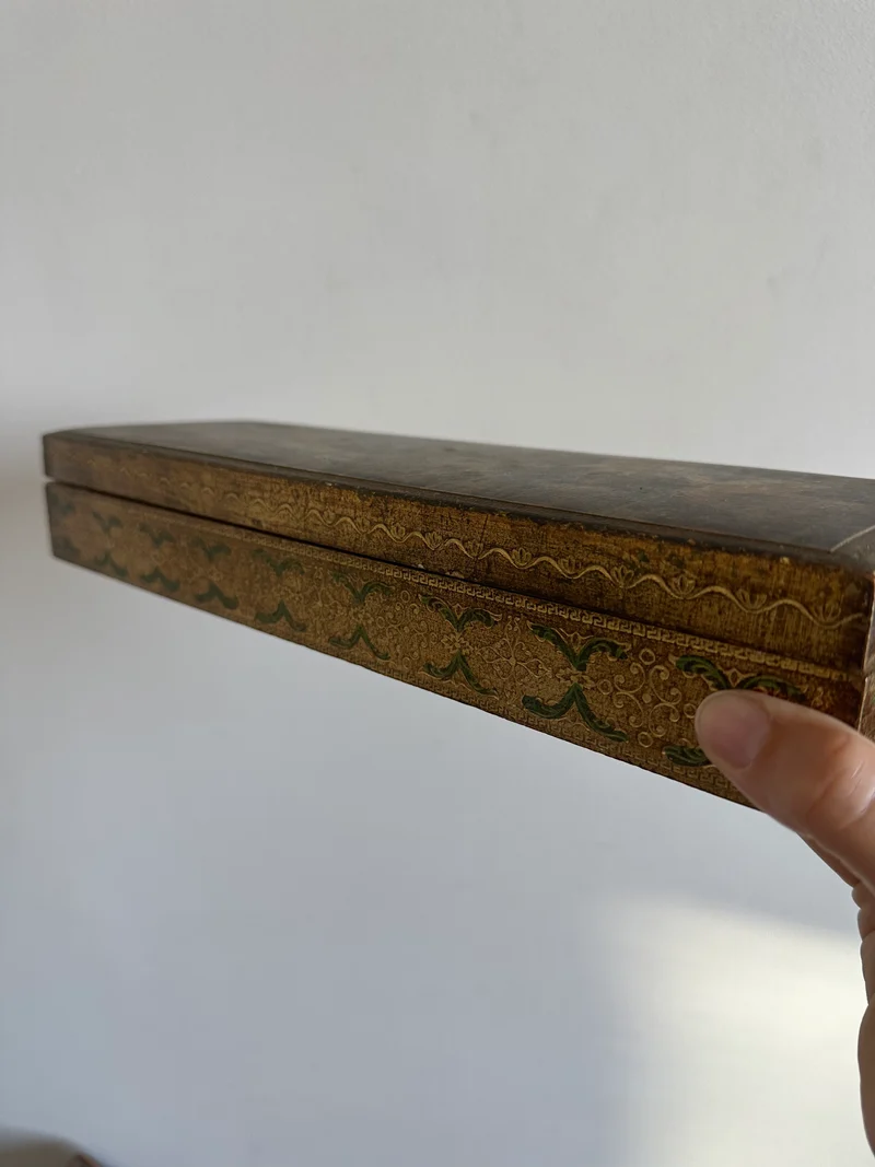 Boite rectangulaire florentine décoration tapisserie Moyen Age