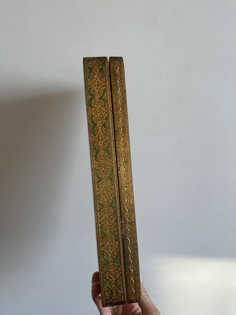 Boite rectangulaire florentine décoration tapisserie Moyen Age