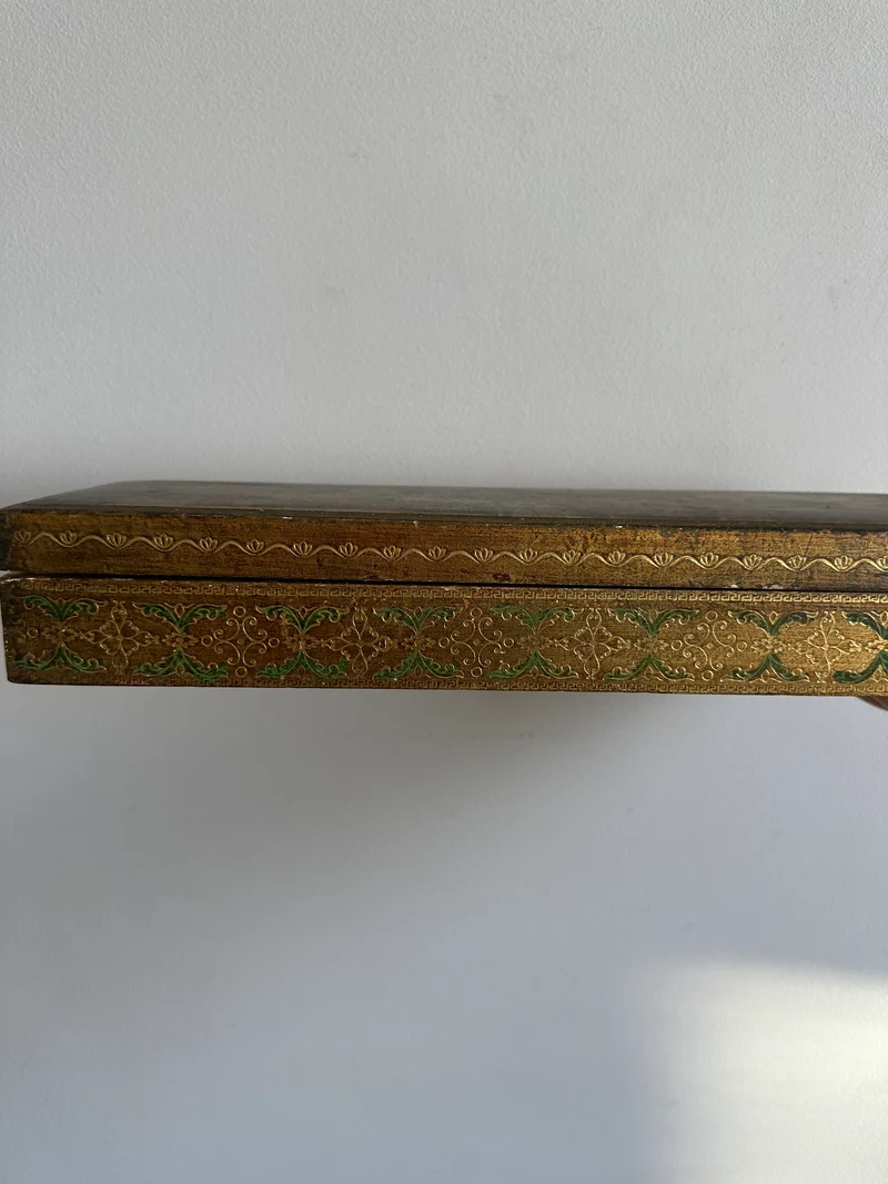 Boite rectangulaire florentine décoration tapisserie Moyen Age