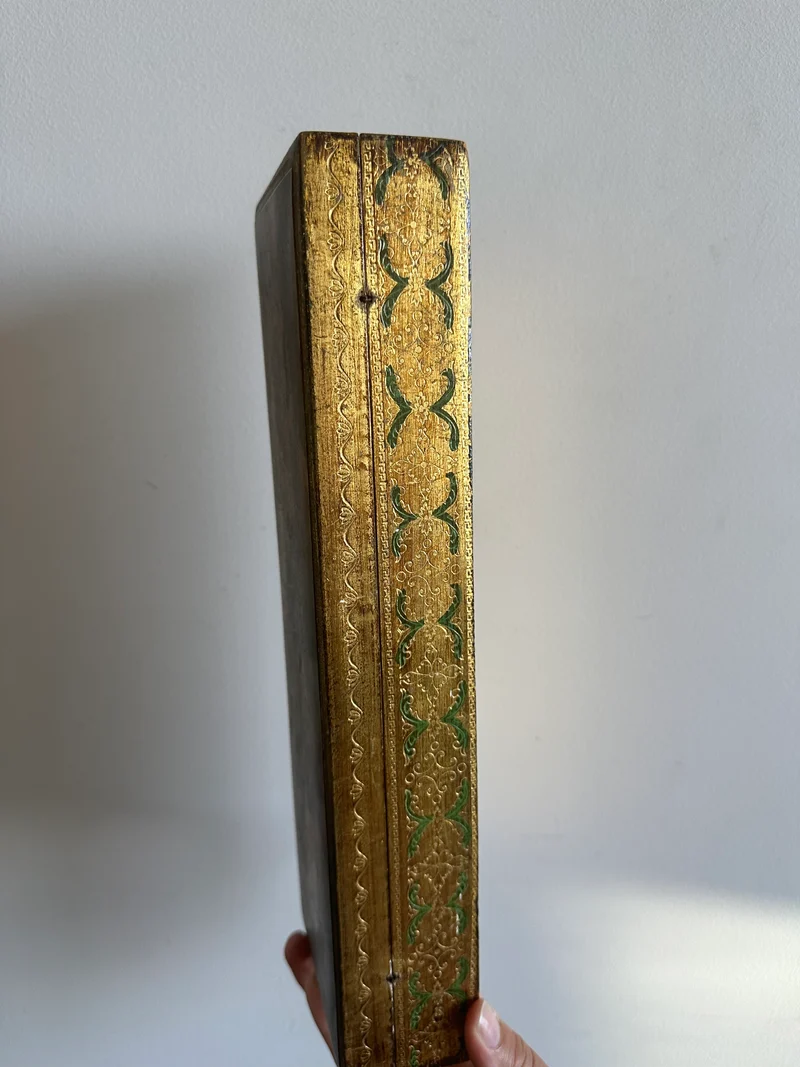 Boite rectangulaire florentine décoration tapisserie Moyen Age
