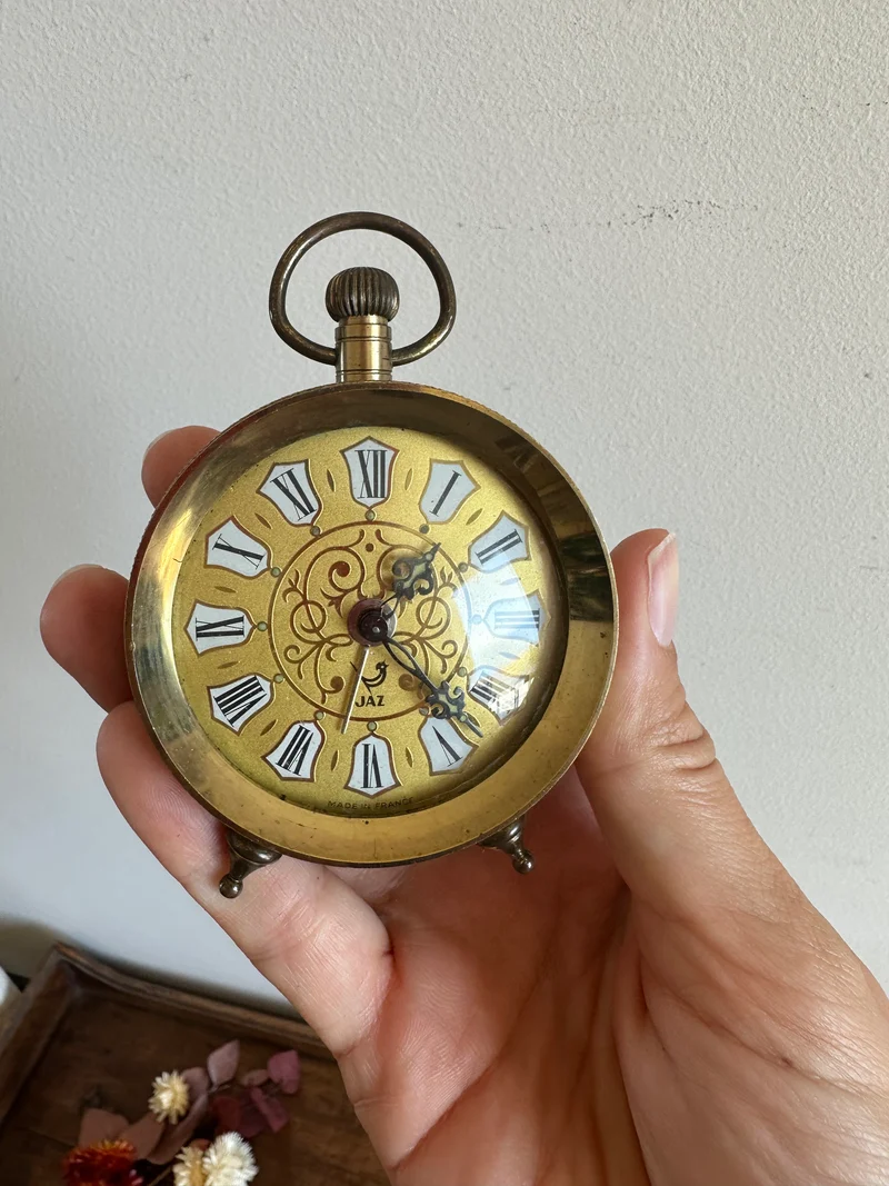 Réveil matin Jaz en laiton doré