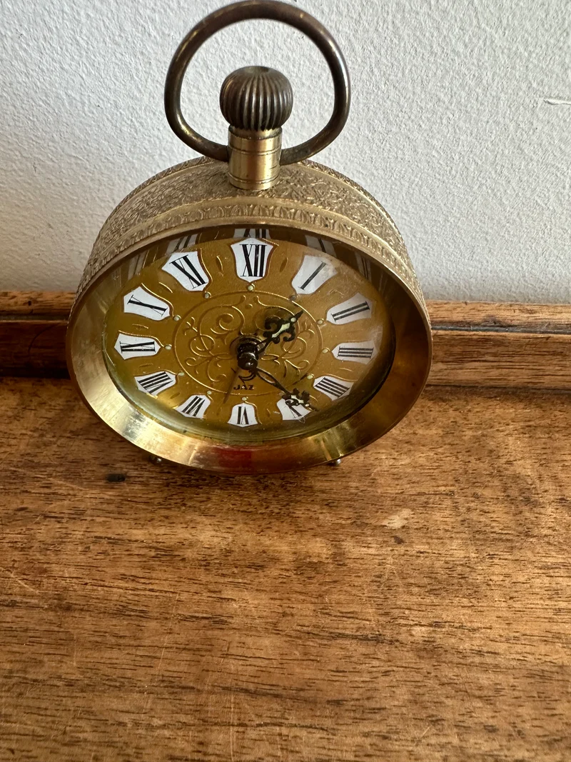 Réveil matin Jaz en laiton doré