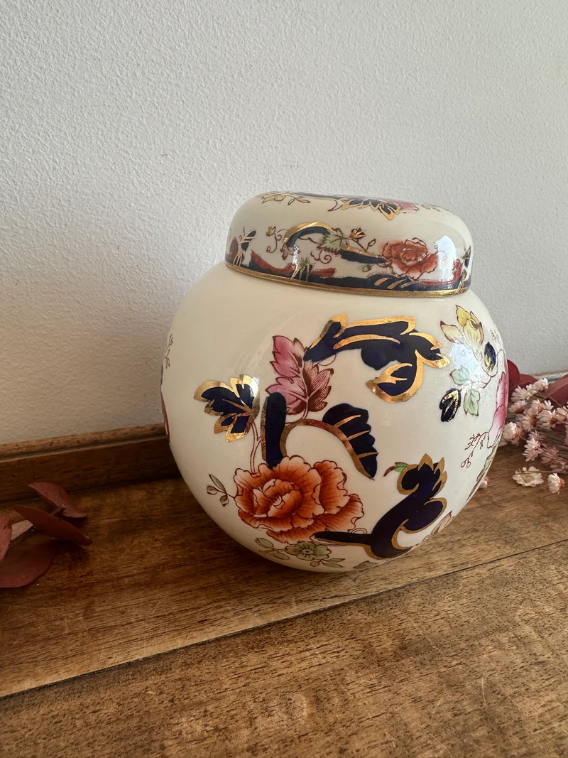 Pot en porcelaine peinte avec couvercle Made in England