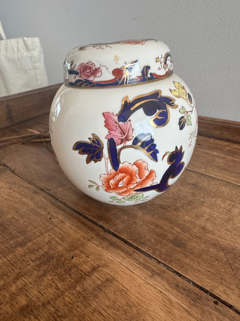Pot en porcelaine peinte avec couvercle Made in England