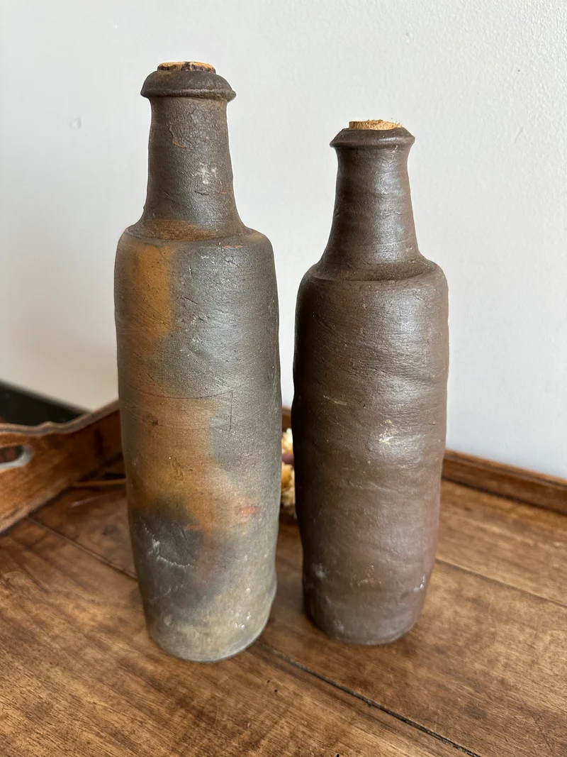 Bouteilles en grès des années 30
