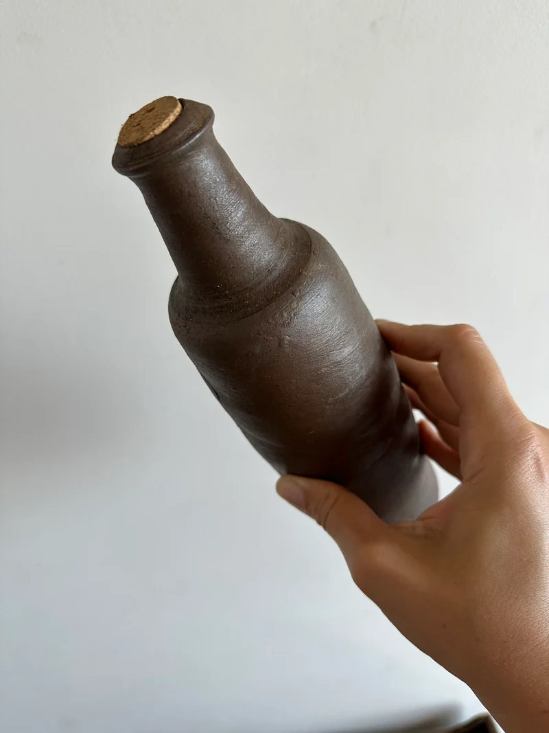 Bouteilles en grès des années 30