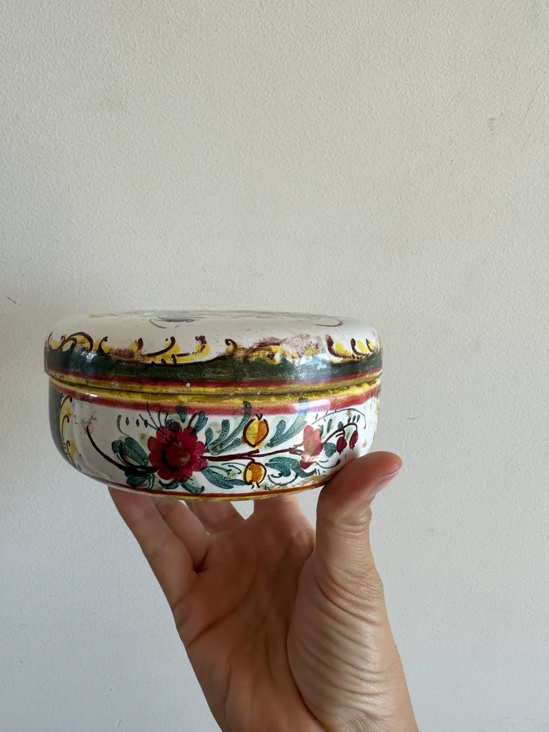 Bonbonnière en porcelaine peinte à la main made in Italy