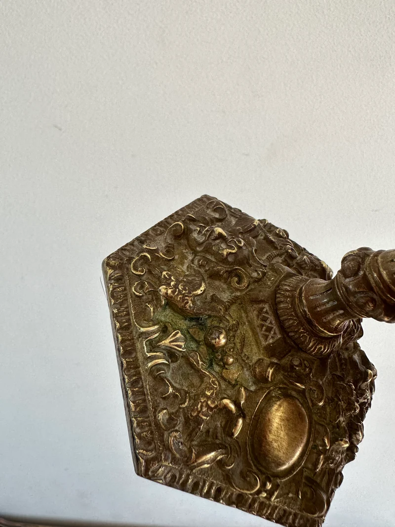 Bougeoir baroque en bronze doré