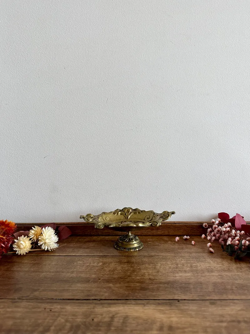 Vide poche sur pied en bronze ornement gothiques