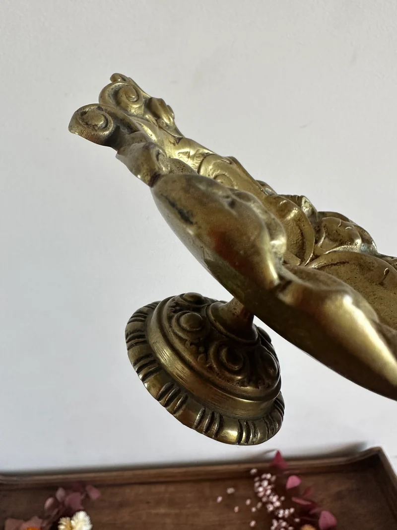 Vide poche sur pied en bronze ornement gothiques