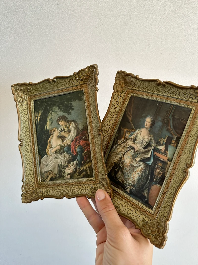 Cadres façon bois peint craquelé vert représentations classiques de De La Tour Mme de Pompadour