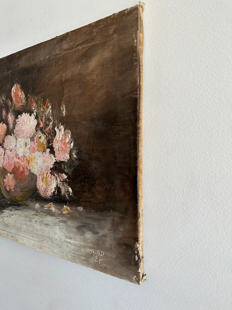 Peinture à l'huile sur toile signée, fond sombre fleurs roses
