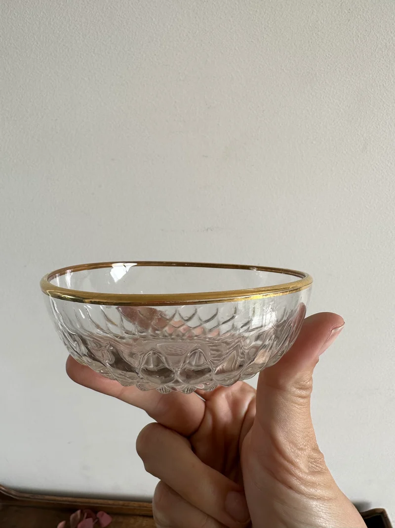 Coupelles en verre bordure dorée