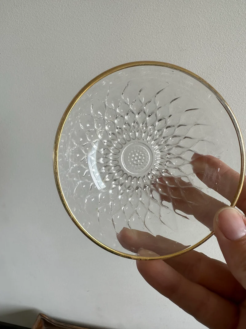 Coupelles en verre bordure dorée