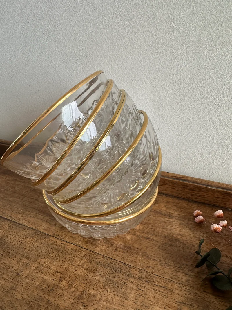 Coupelles en verre bordure dorée