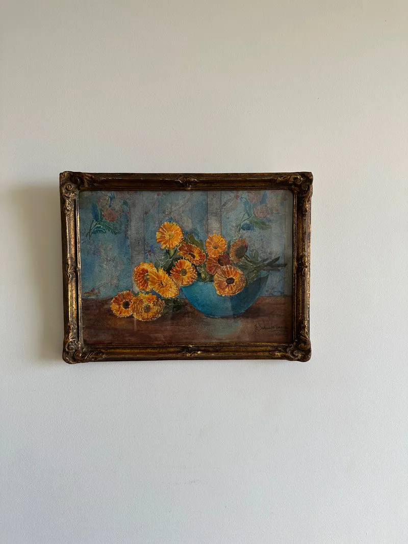 Peinture signée fleurs dans coupe bleue cadre florentin